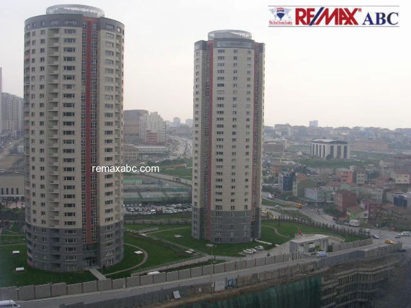 REMAX ABC DEN AĞAOĞLU MY WORLD HIGHPARK DA 2+1 KİRALIK